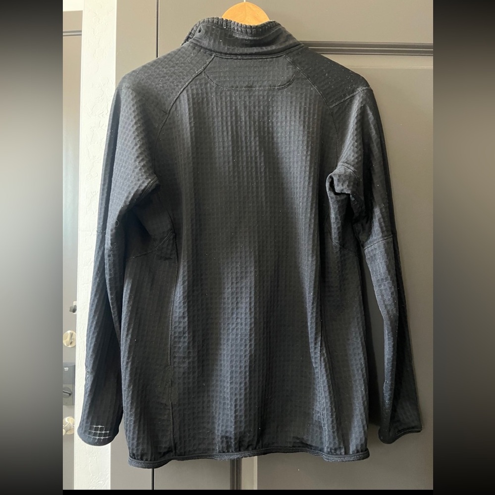 Newer style Woman’s Patagonia R1 Pullover fleece sz L - Picture 3 of 4